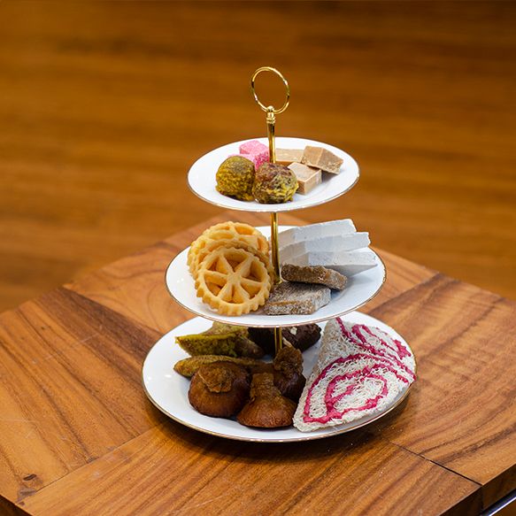 Dankotuwa | Buy Oil Lamp & 3 Tier Cake Tray